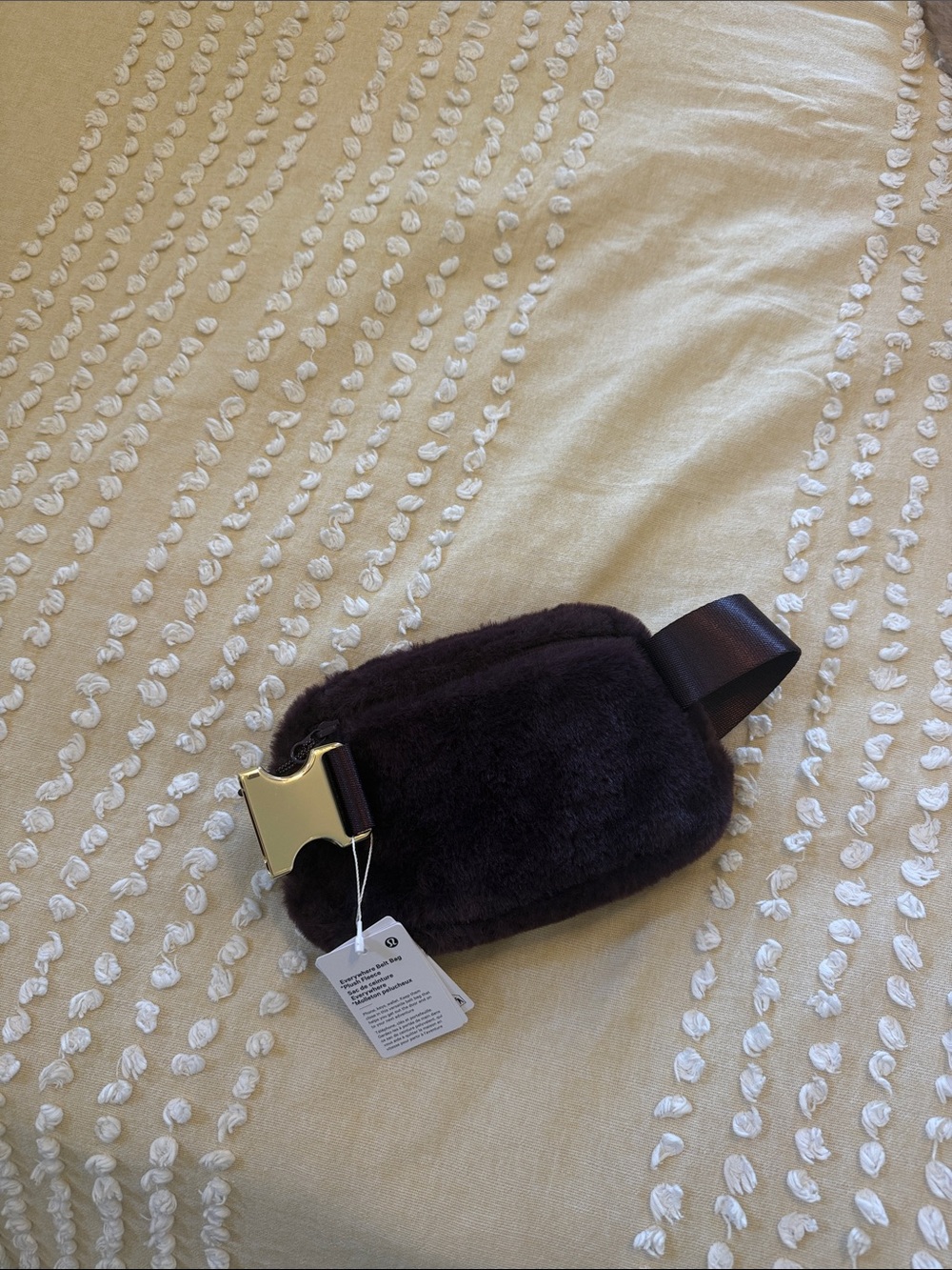 lululemon athletica Dark Brown Fuzzy Crossbody Belt Bag - Picture 4 of 5